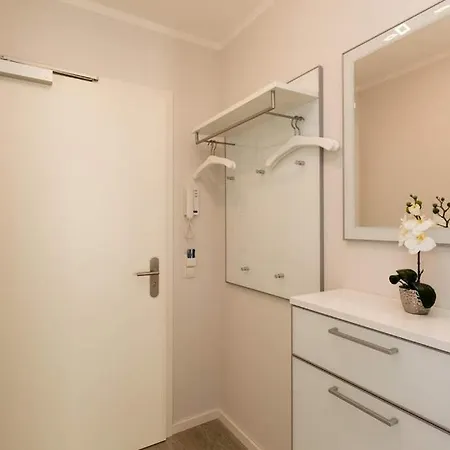 Strandgruen App 04 *