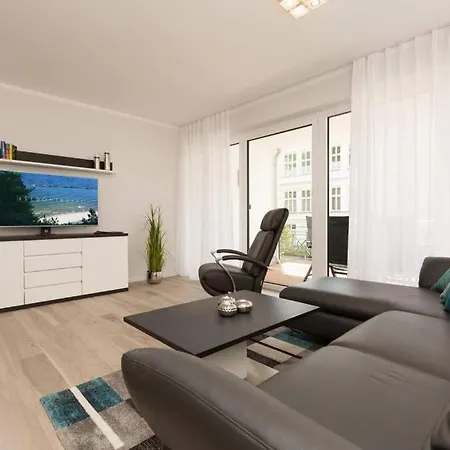 Strandgruen App 04 *